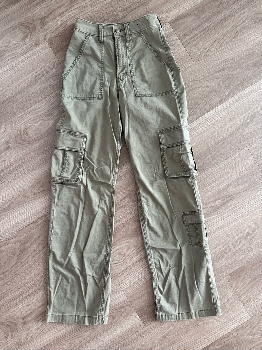 Hollister Men's Olive Cargo Pants with Multiple Pockets